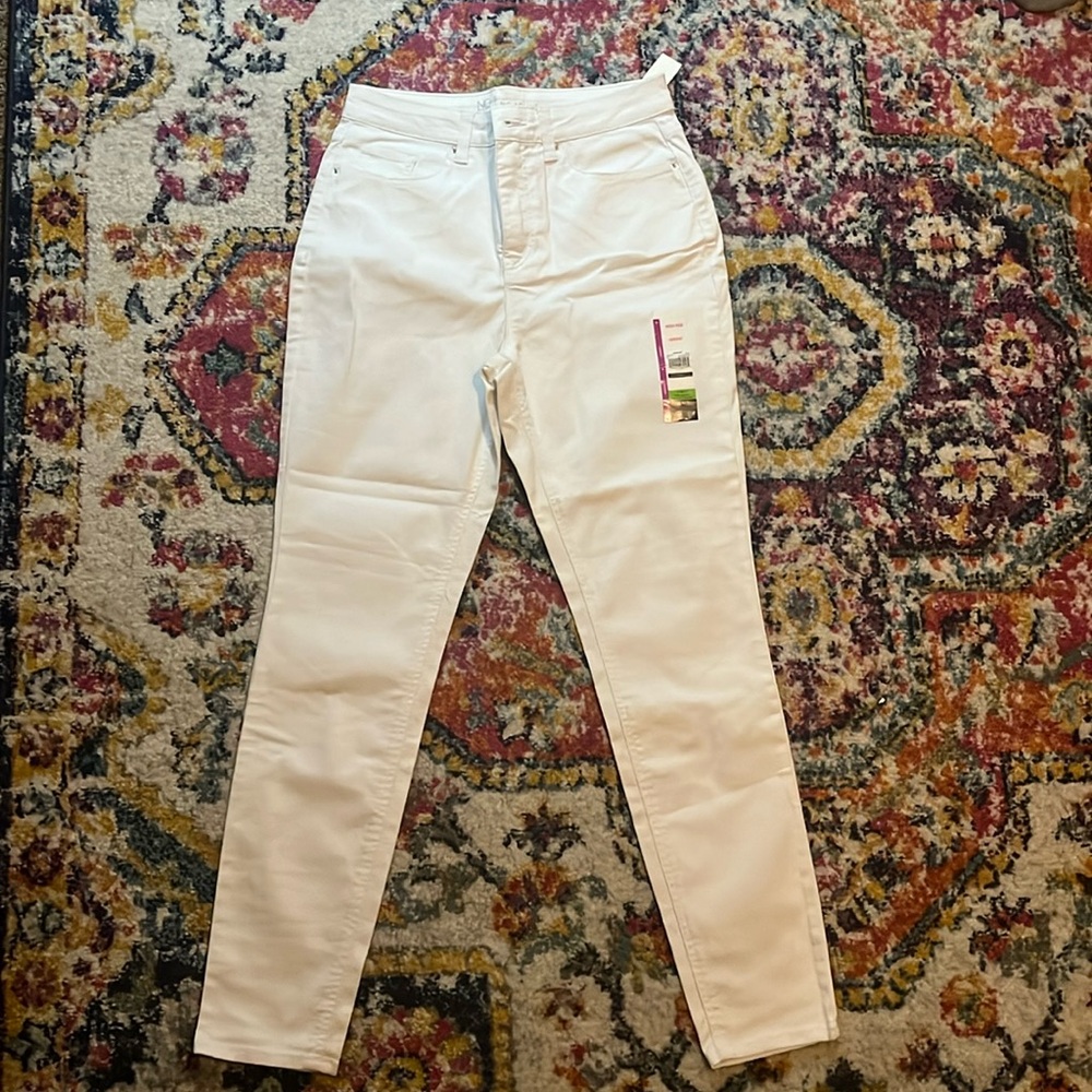High rise skinny jeans. Brand new